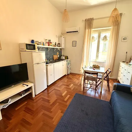 Apartment Materdei Neapel